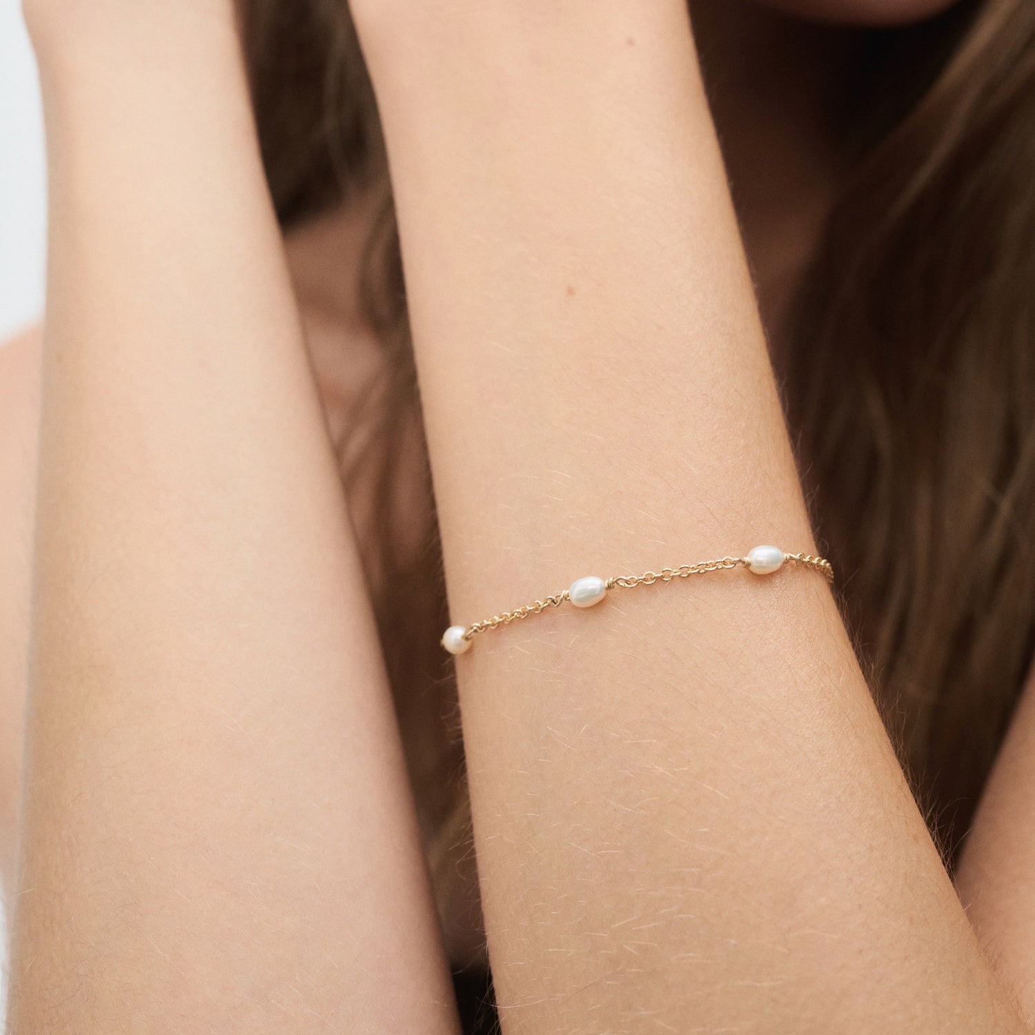 Kin | Tiny Baroque Pearl Link Bracelet