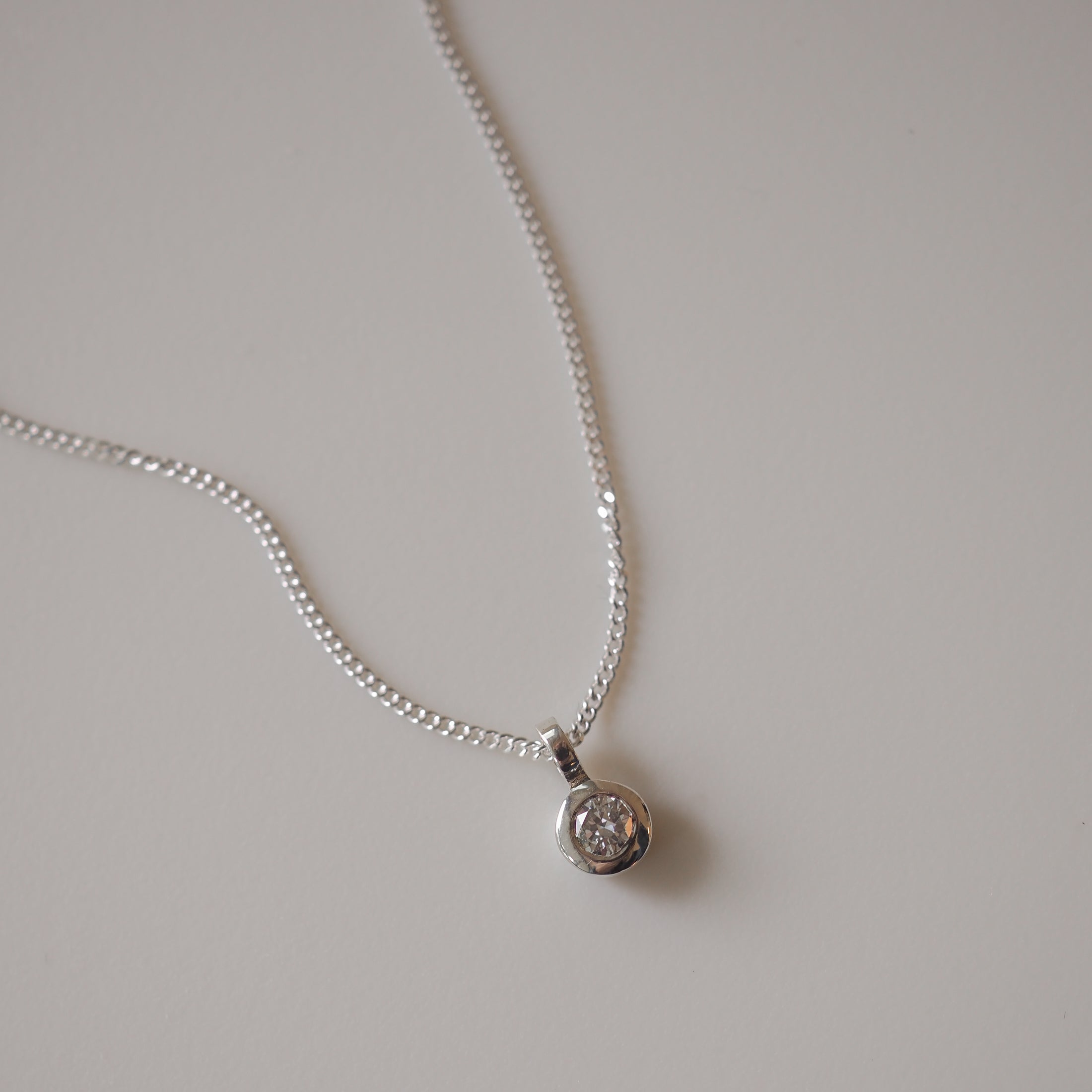 Archive | Round Bezel Diamond Pendant