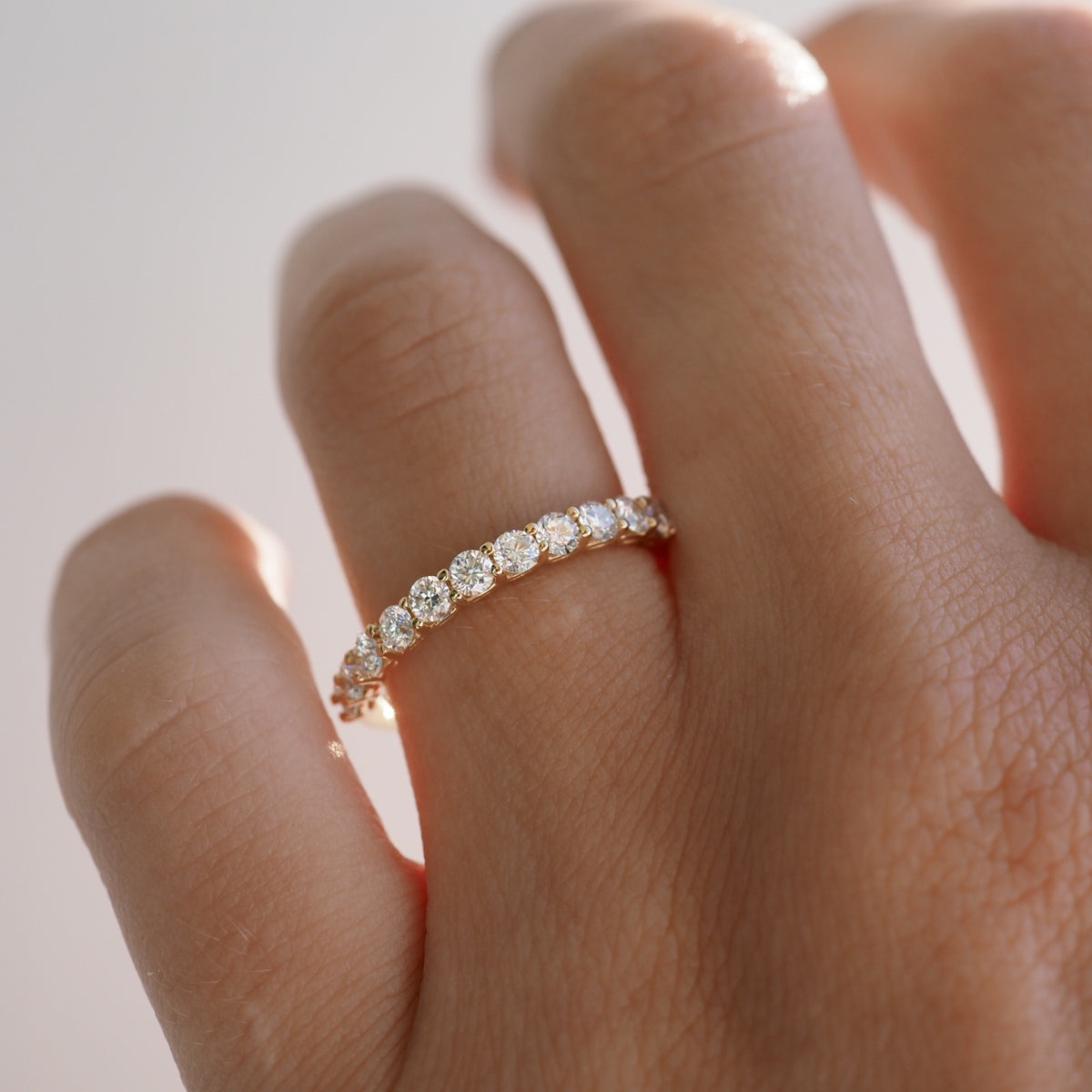 Arraya | 2.5mm Diamond Wedding Ring