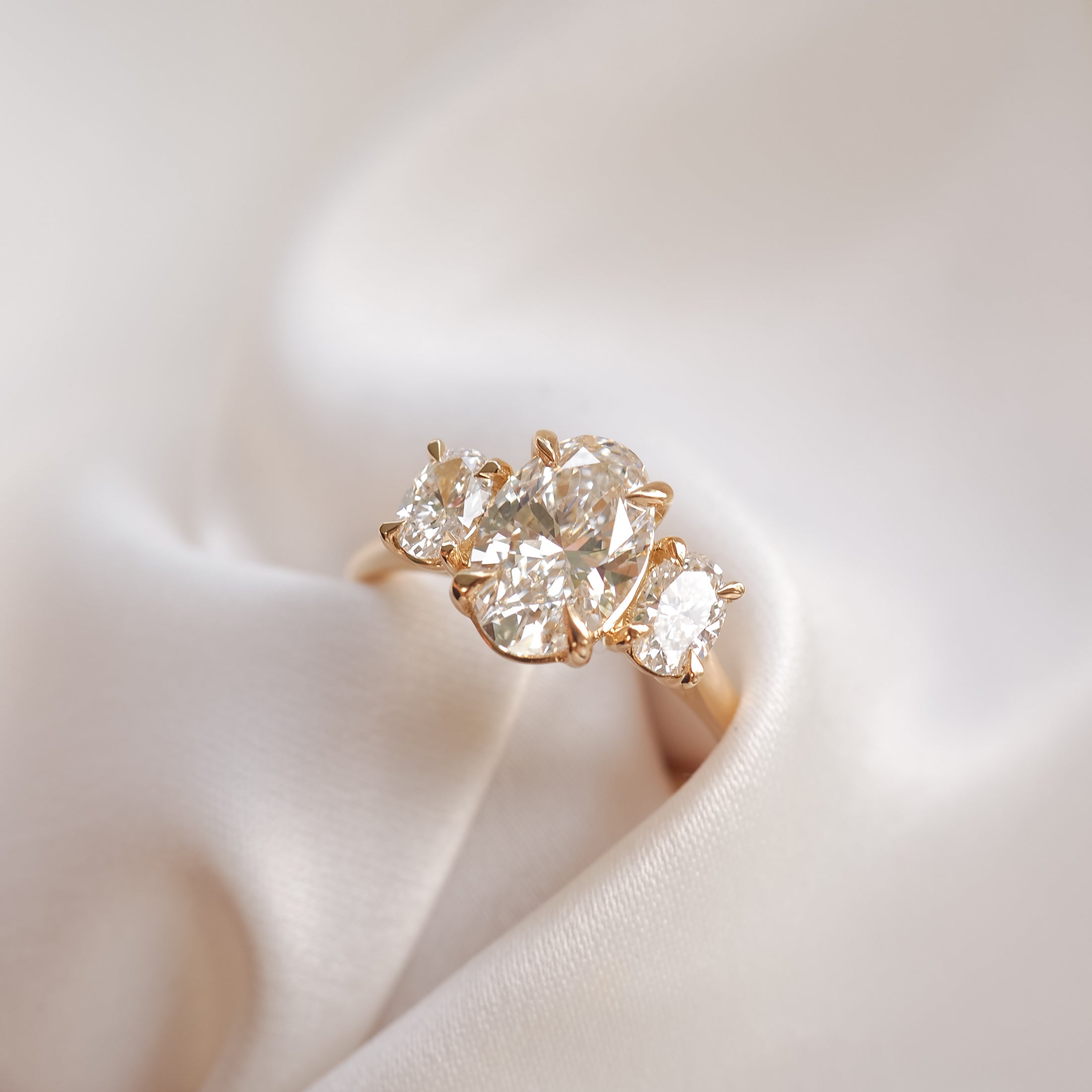 Ava | Oval Lab-Grown Diamond Engagement Ring