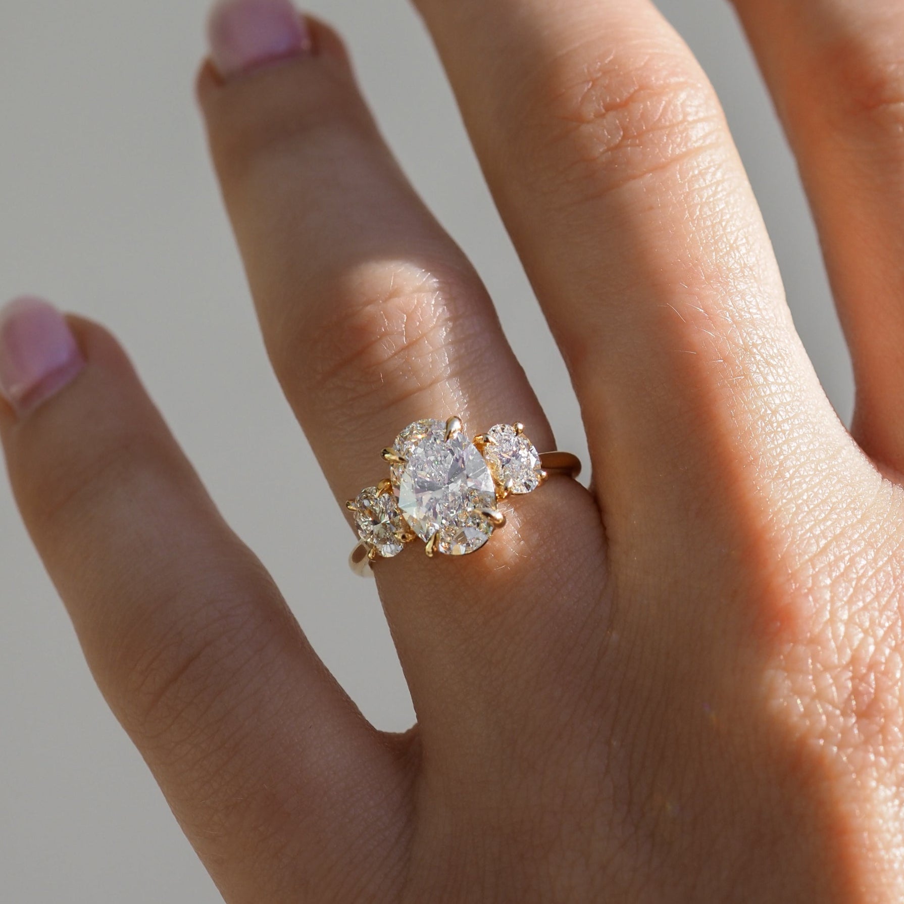 Ava | 2.5ct Oval Lab-Grown Diamond Ring