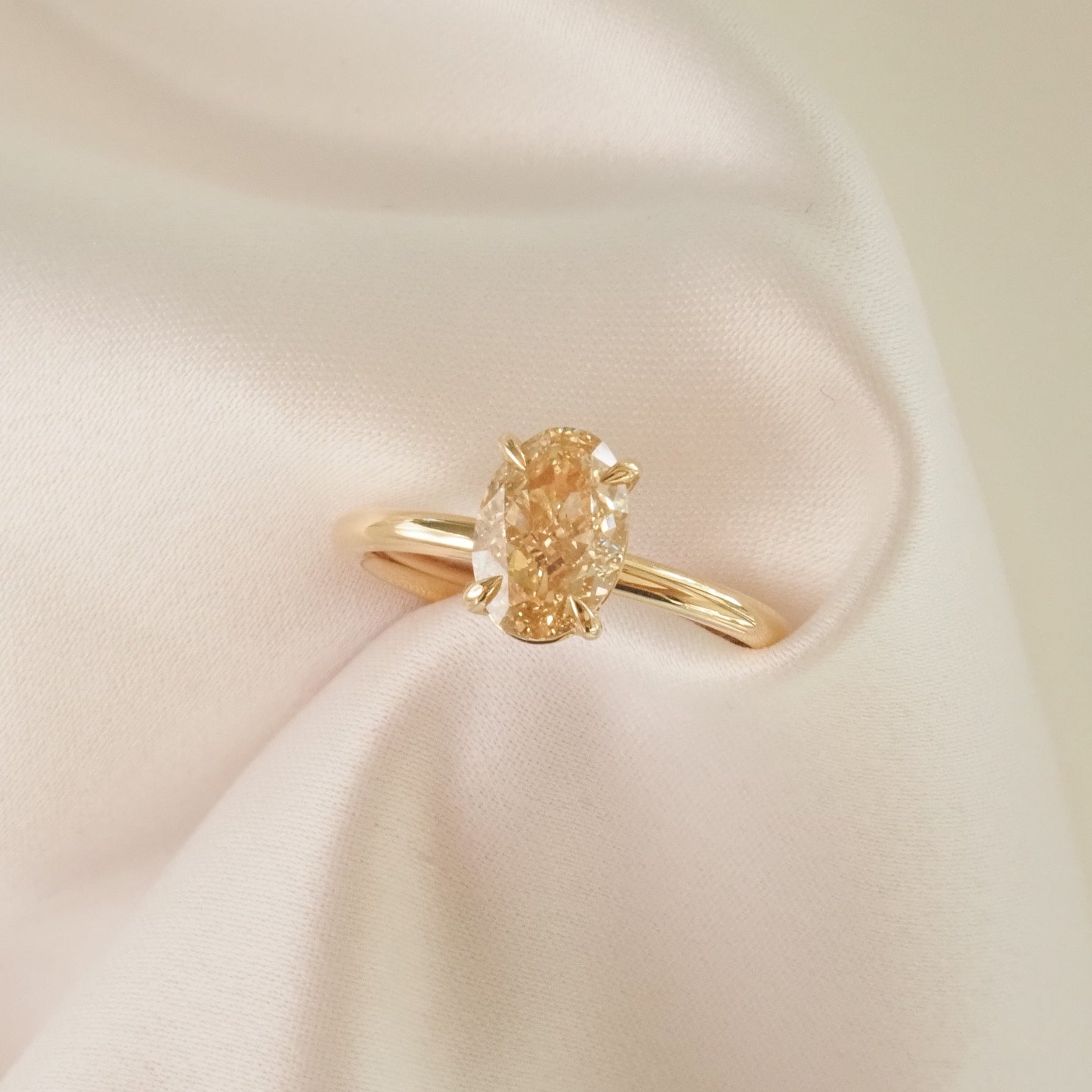 Clara Fancy Yellow | 1.5ct Oval Lab-Grown Diamond Ring