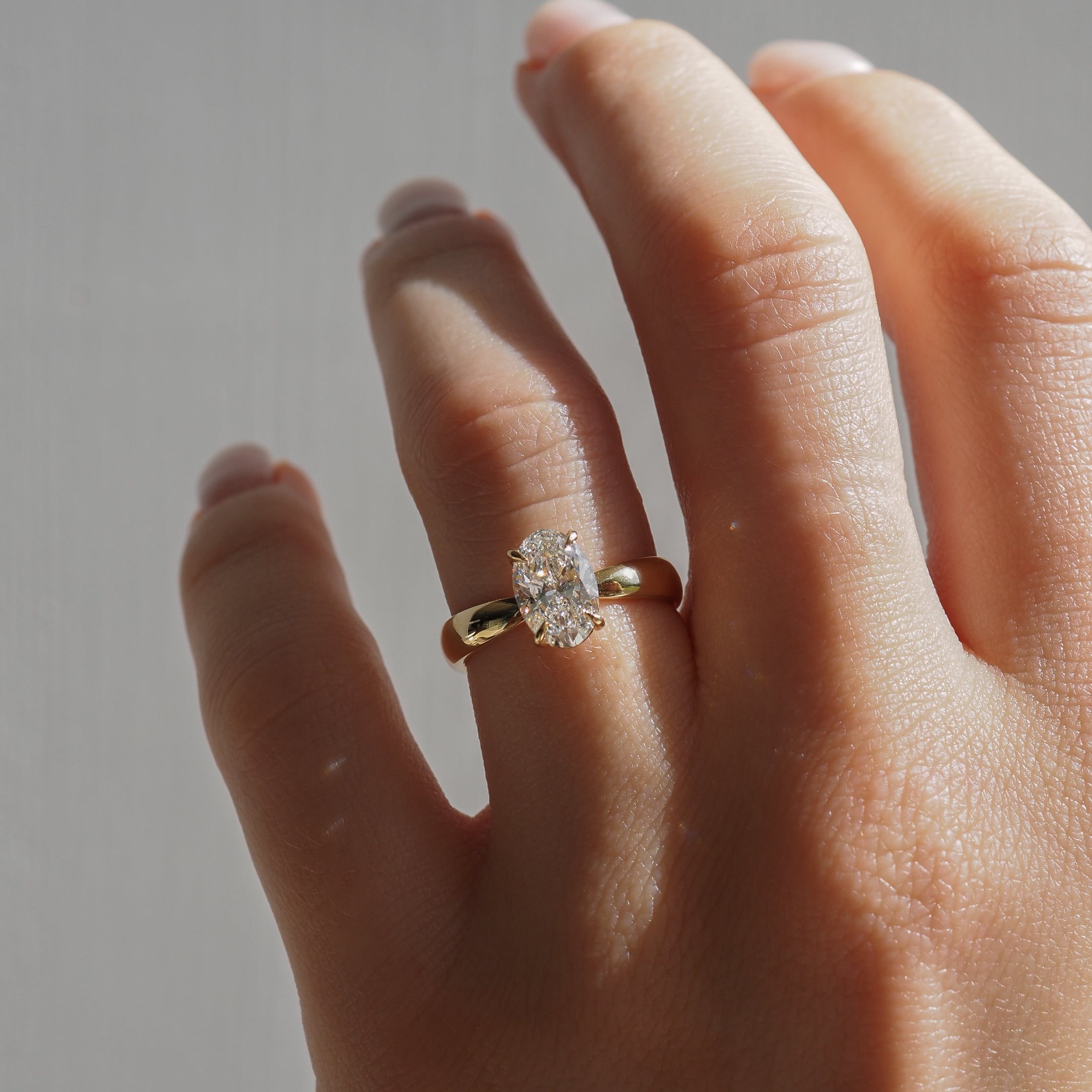 Clara | 1.6ct Oval Solitaire Ring