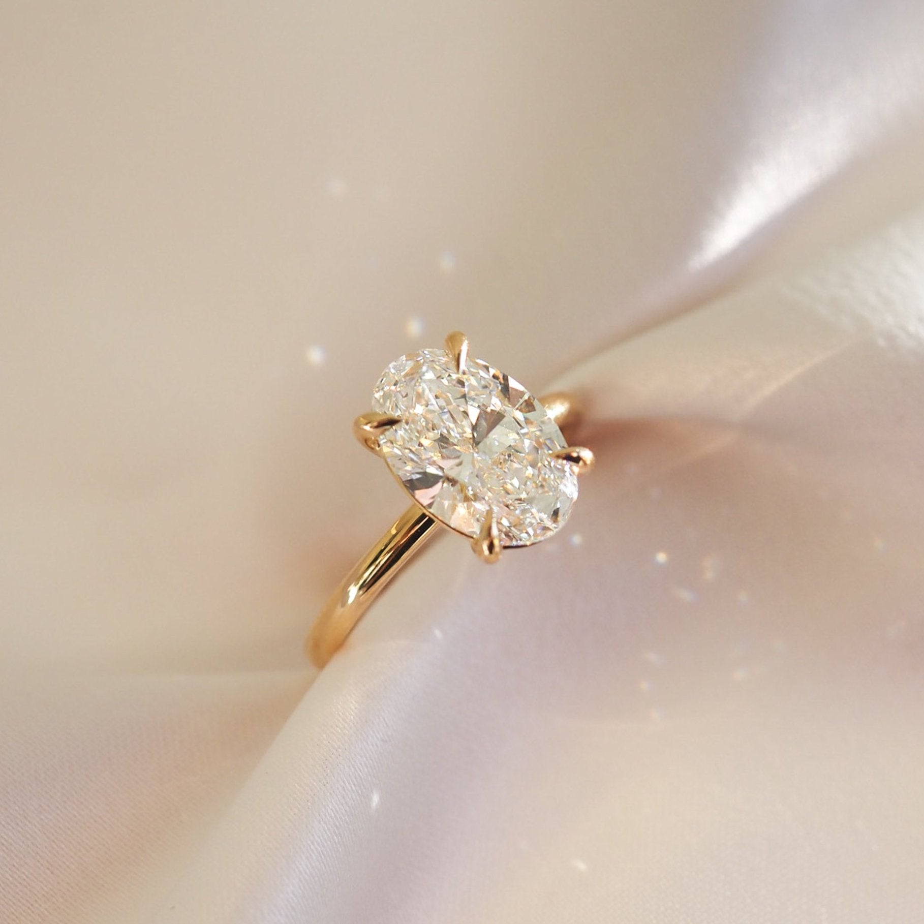 Clara | 2.5ct Oval Solitaire Ring