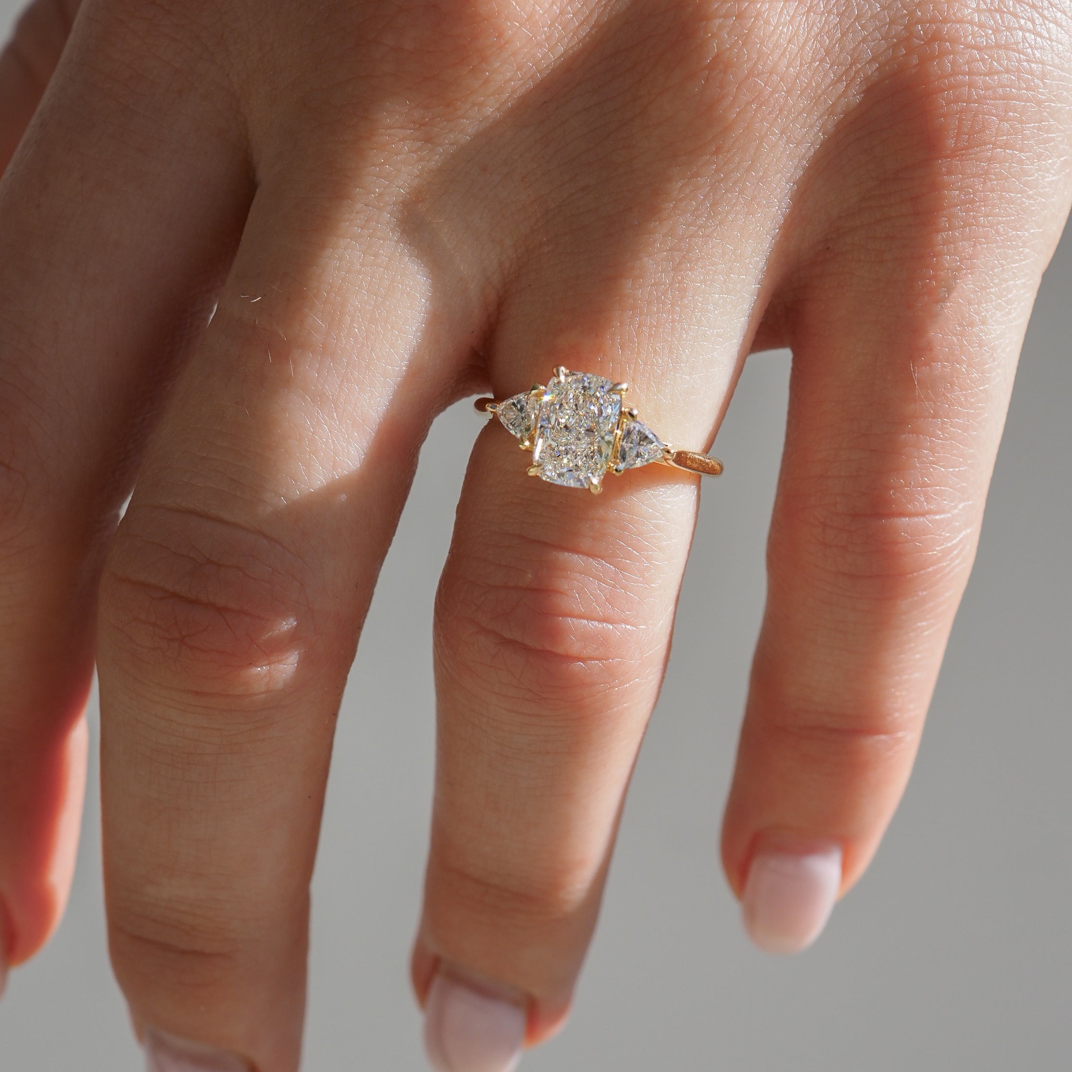 Kiara | 1.7ct Elongated Cushion Lab-Grown Ring