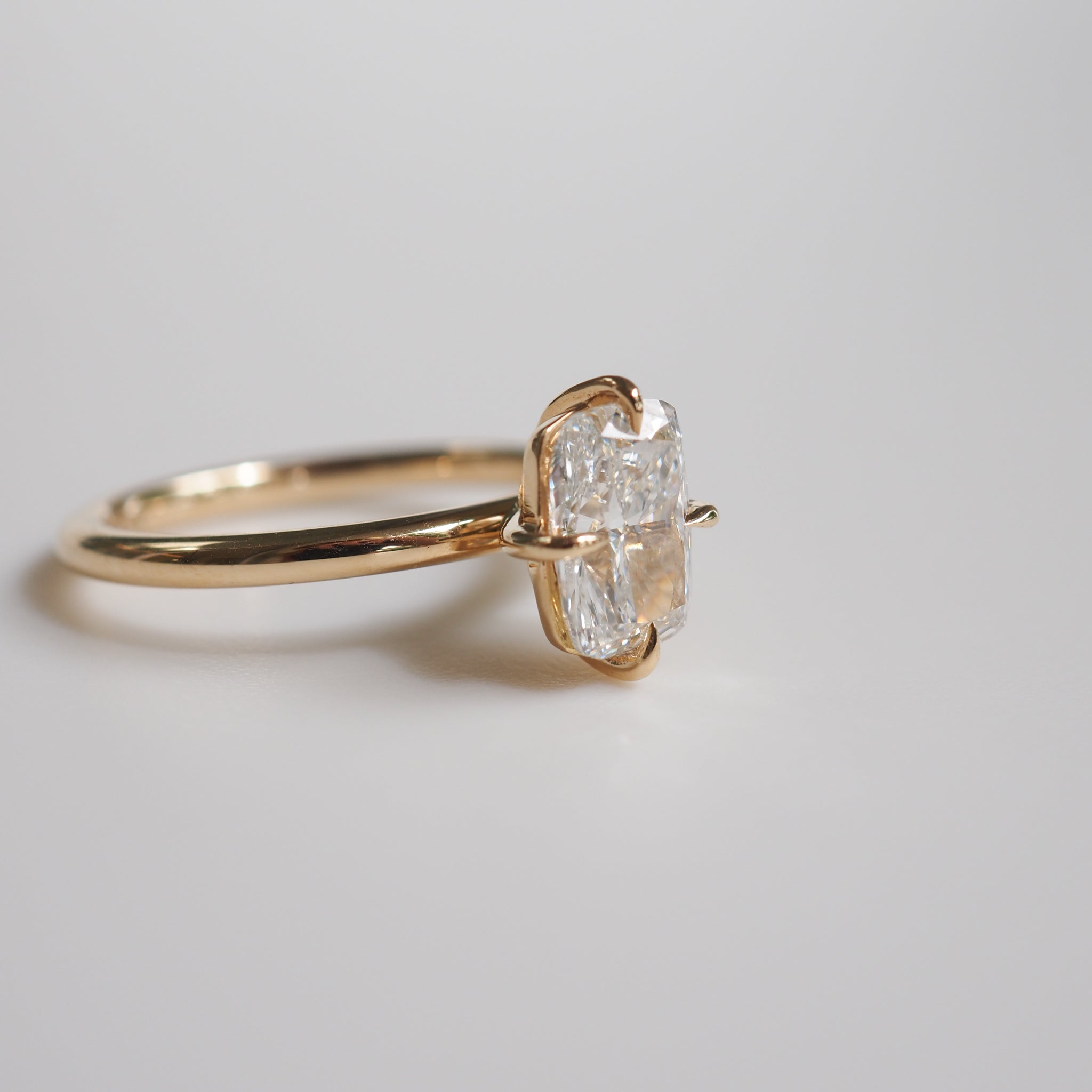 Kali | 1.50ct Elongated Cushion Lab-Grown Diamond Engagement Ring Ready To Wear