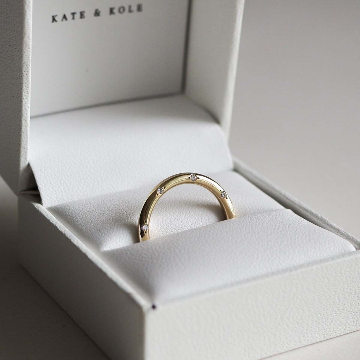 Lux | Round Lab-Grown Diamond Wedding Ring – Kate & Kole