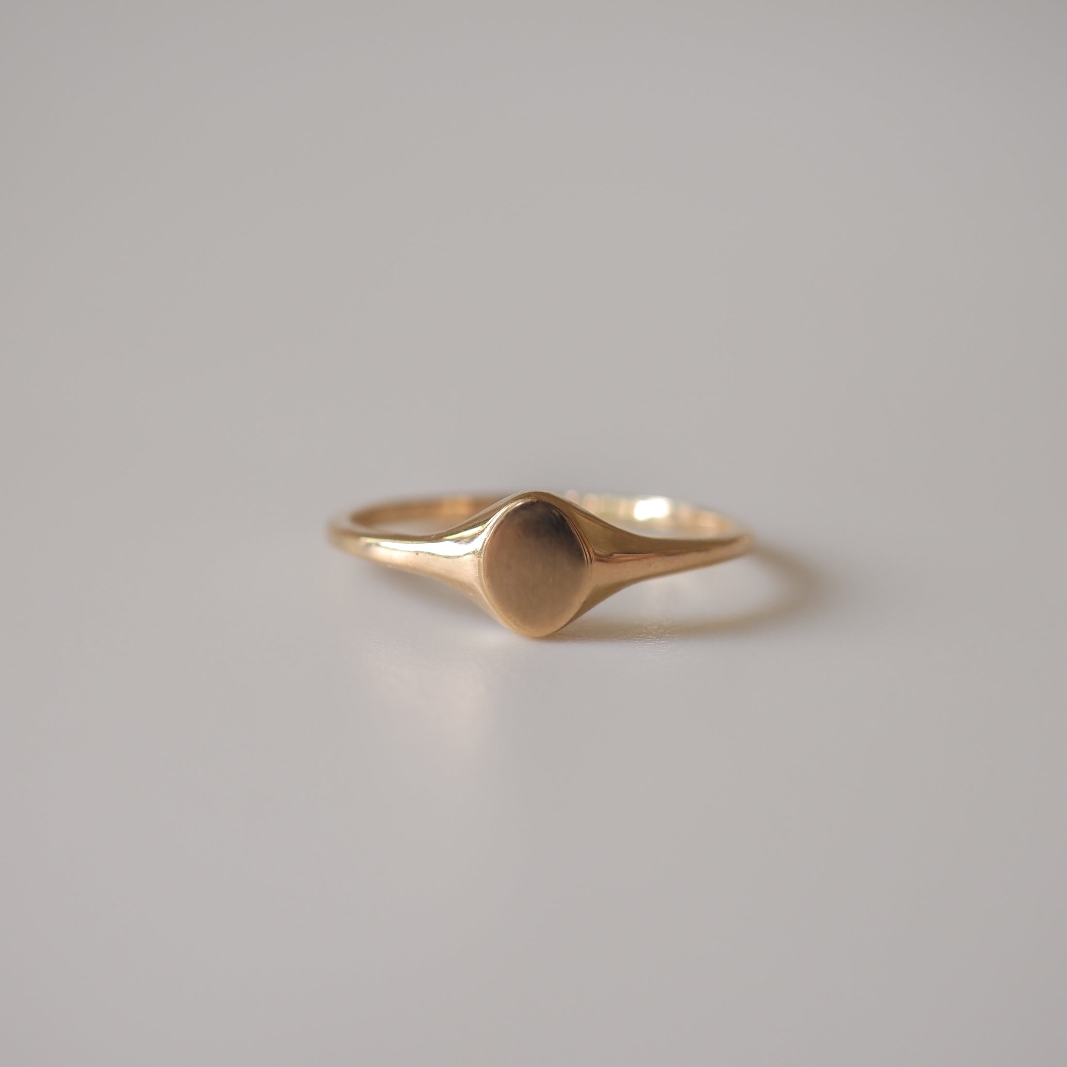 Mini Oval Signet Ring | Ready to Wear