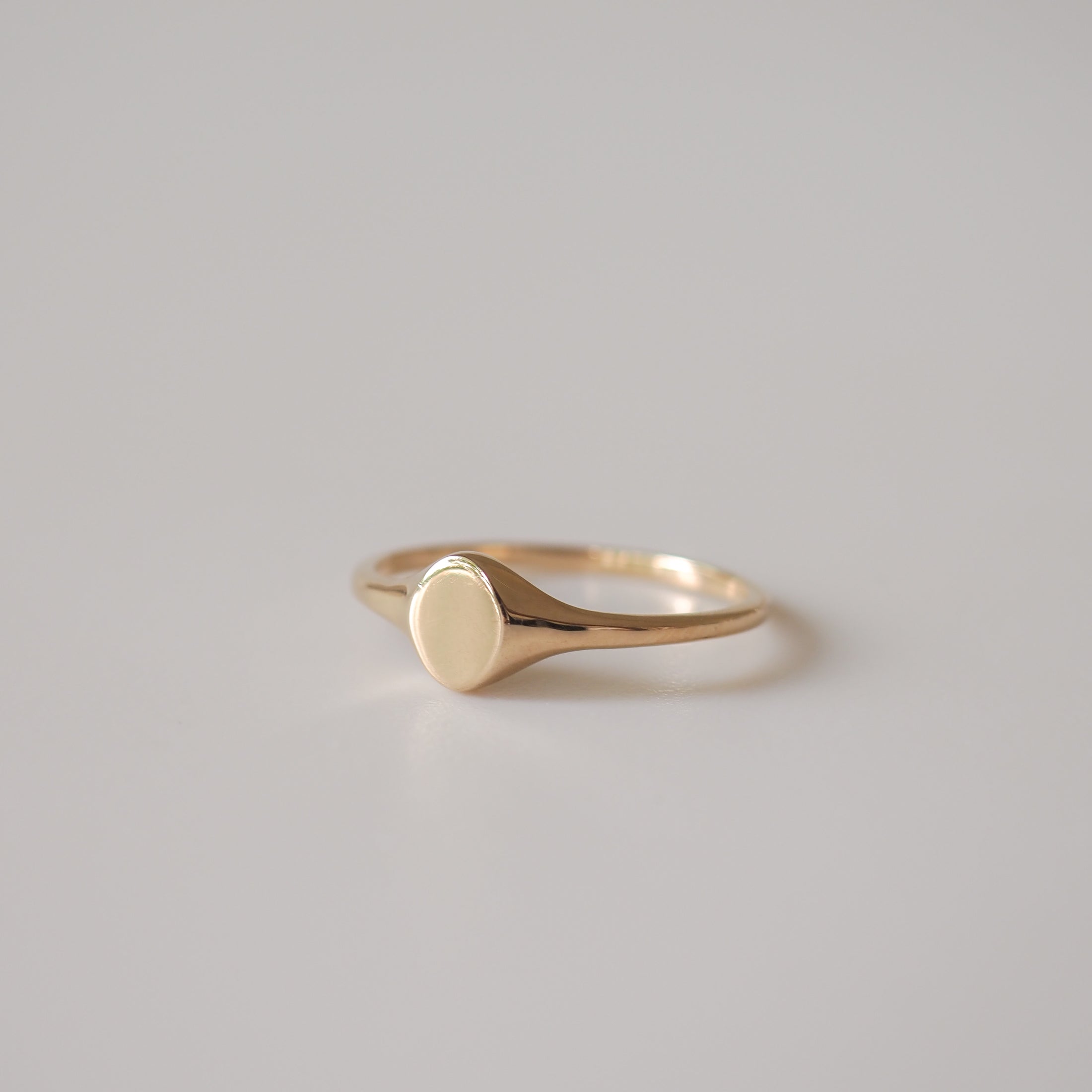 Mini Oval Signet | Solid Signet Ring