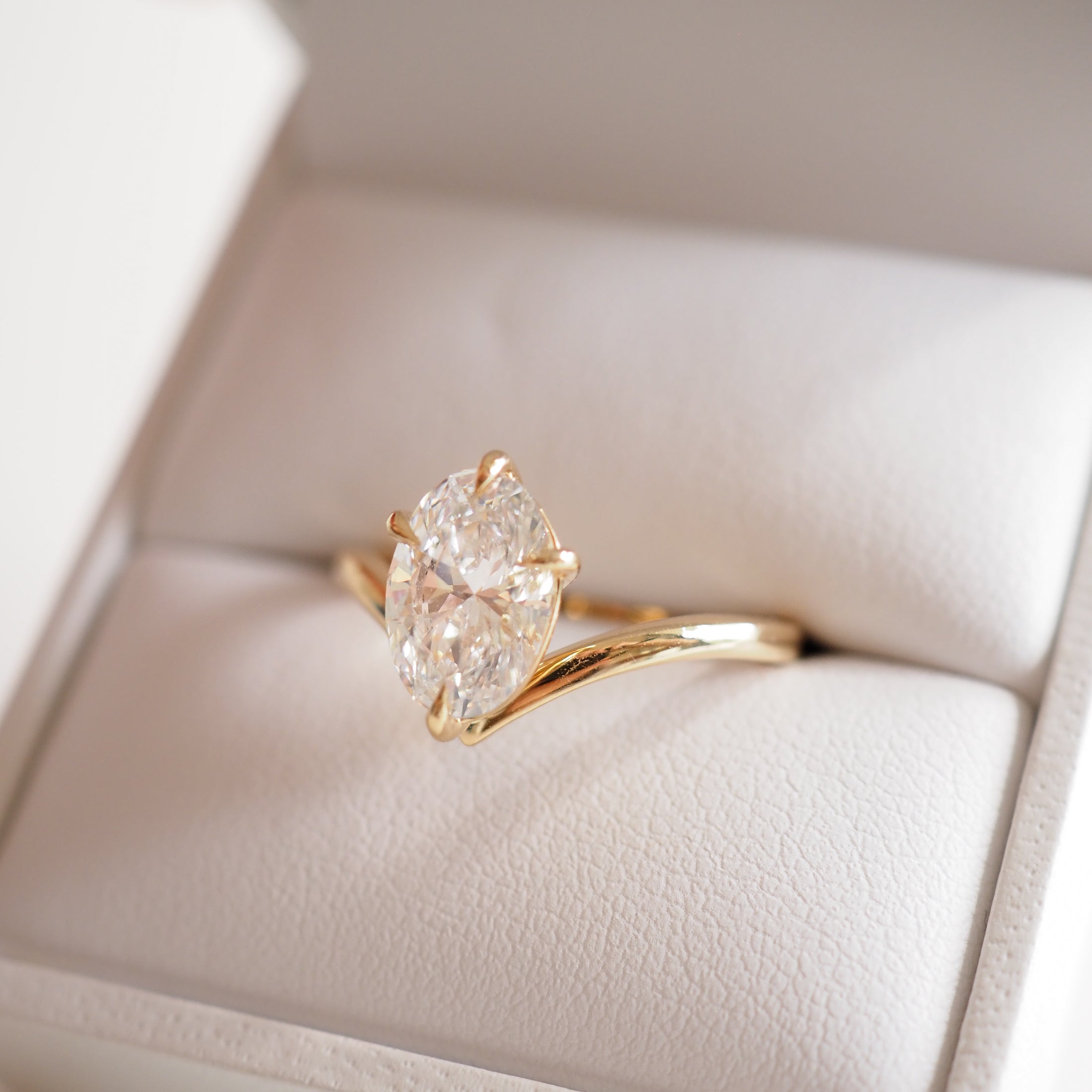 Ora | 1.5ct Oval Lab-Grown Diamond Ring