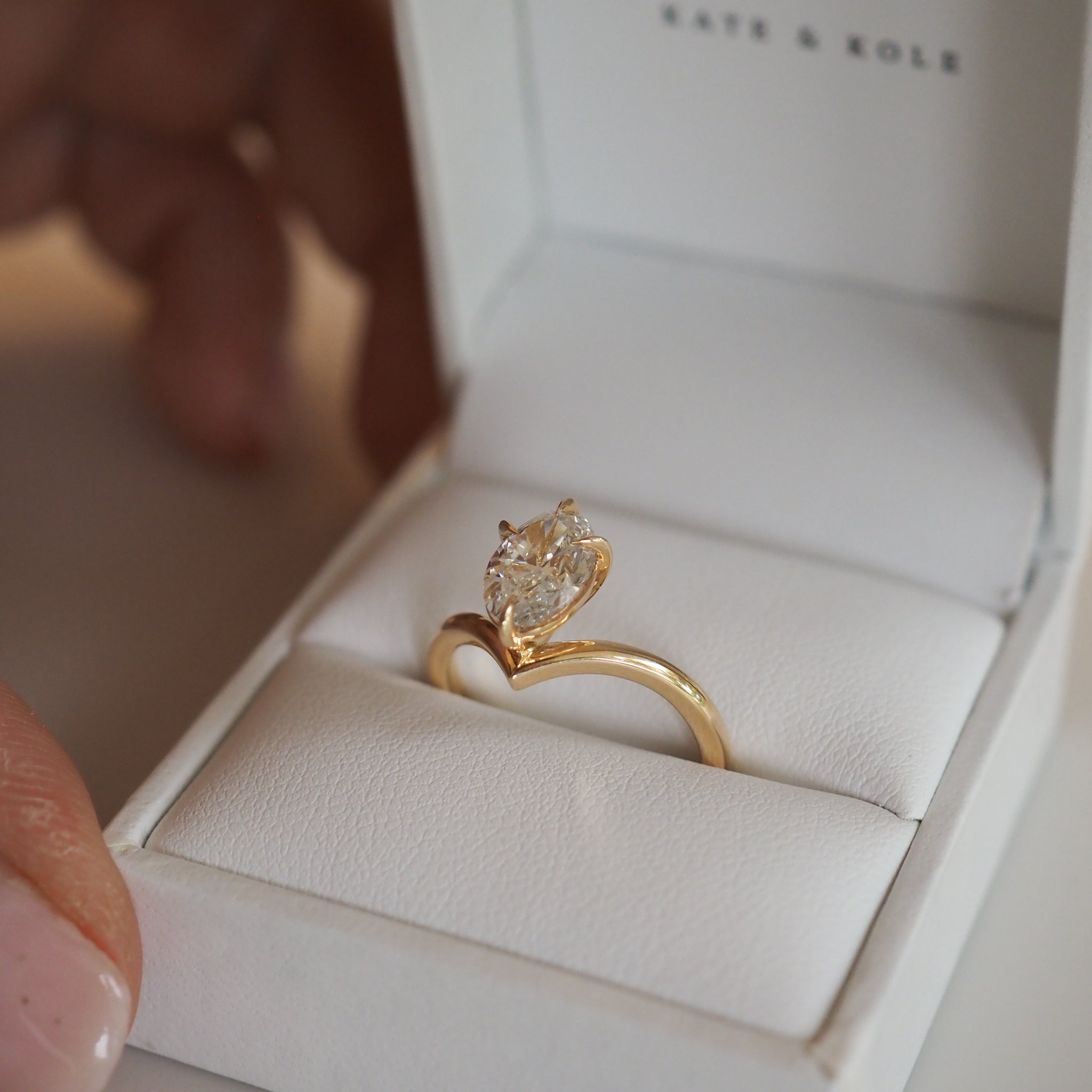 Ora | Oval Lab-Grown Diamond Engagement Ring