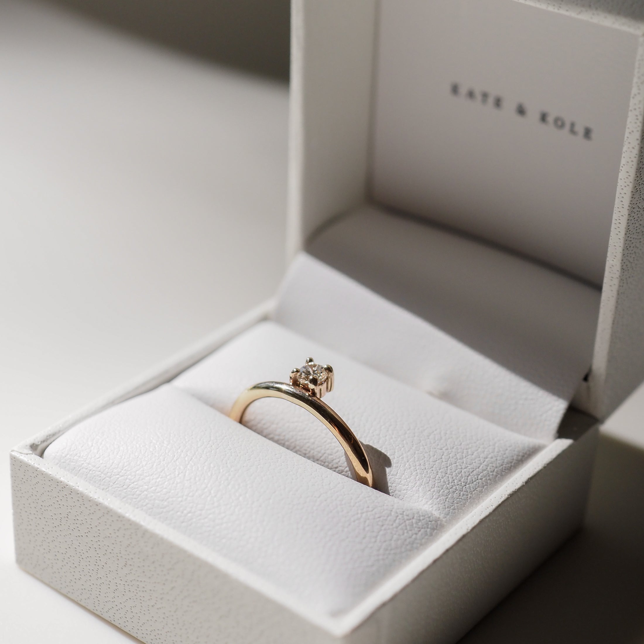 Round Offset | Brilliant Cut Round Lab-Grown Diamond Ring